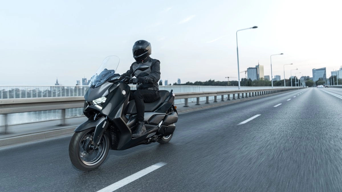 2025 YAMAHA XMAX