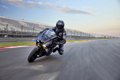 2025 YAMAHA YZF-R1