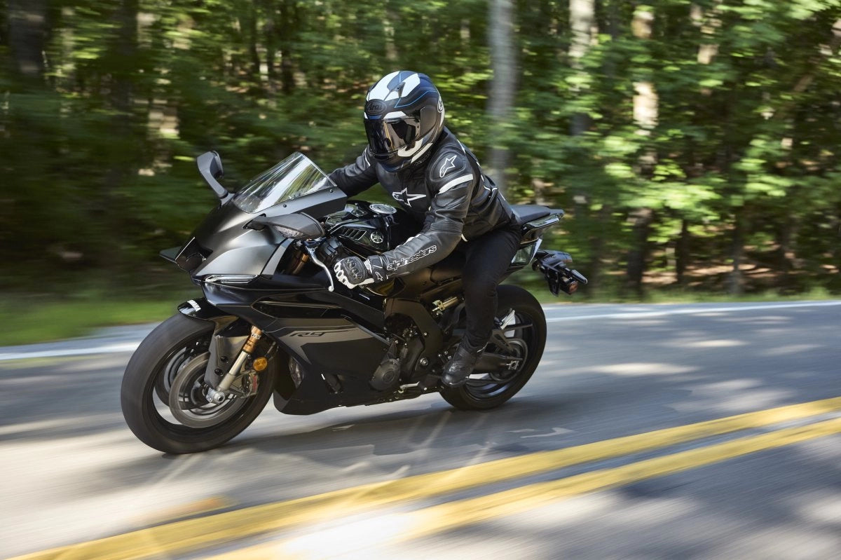 2025 YAMAHA YZF-R9