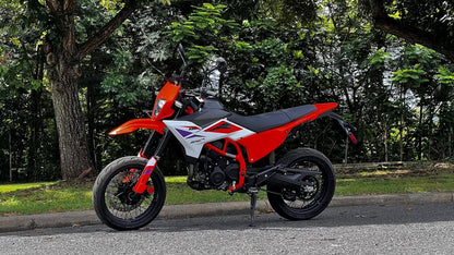 2025 KTM 390 SMC R